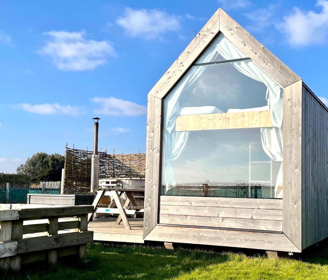 Lushna 6 Petite At Lee Wick Farm Cottages & Glamping Clacton-on-Sea Bagian luar foto